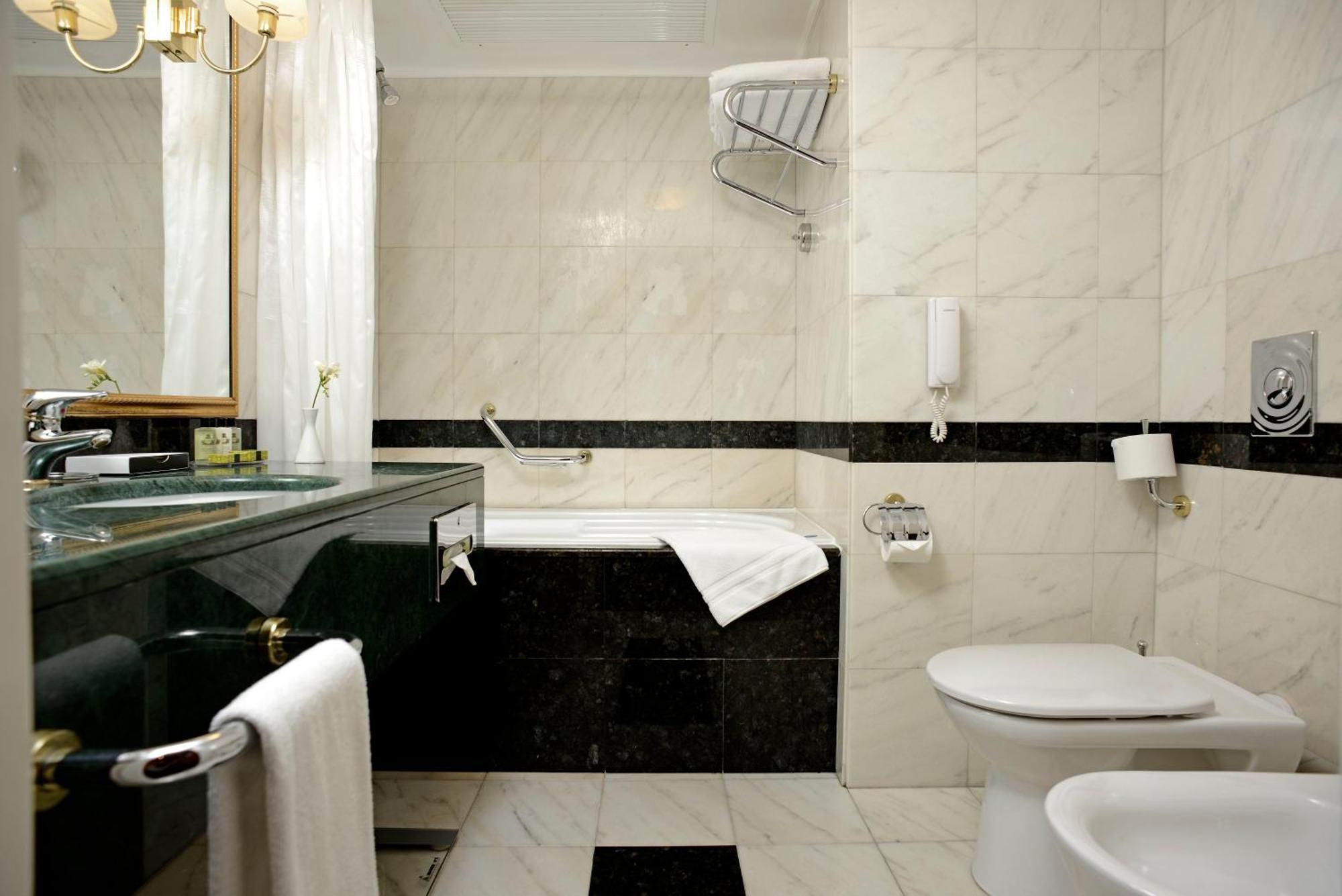 Premium King Room