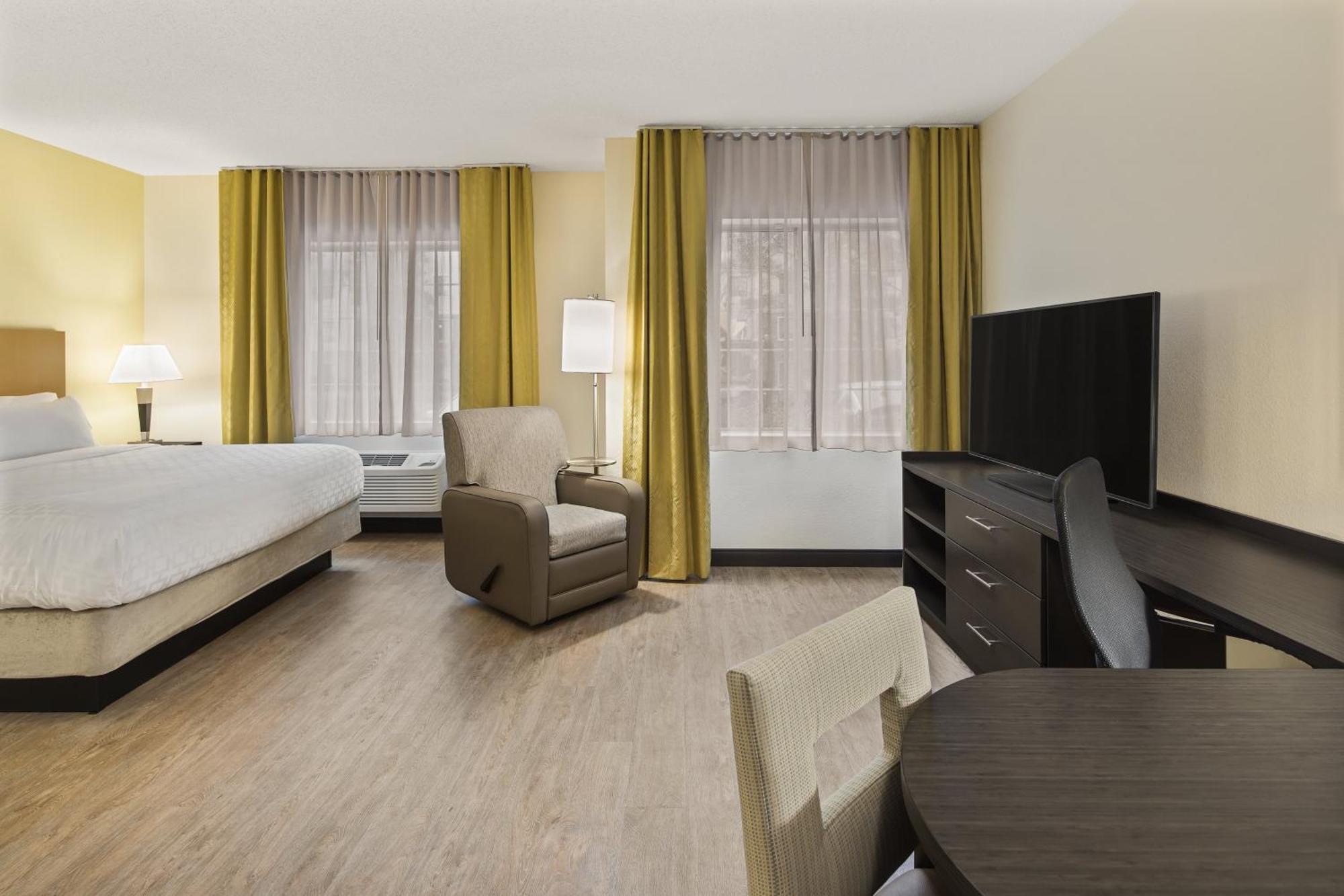 King Studio Suite