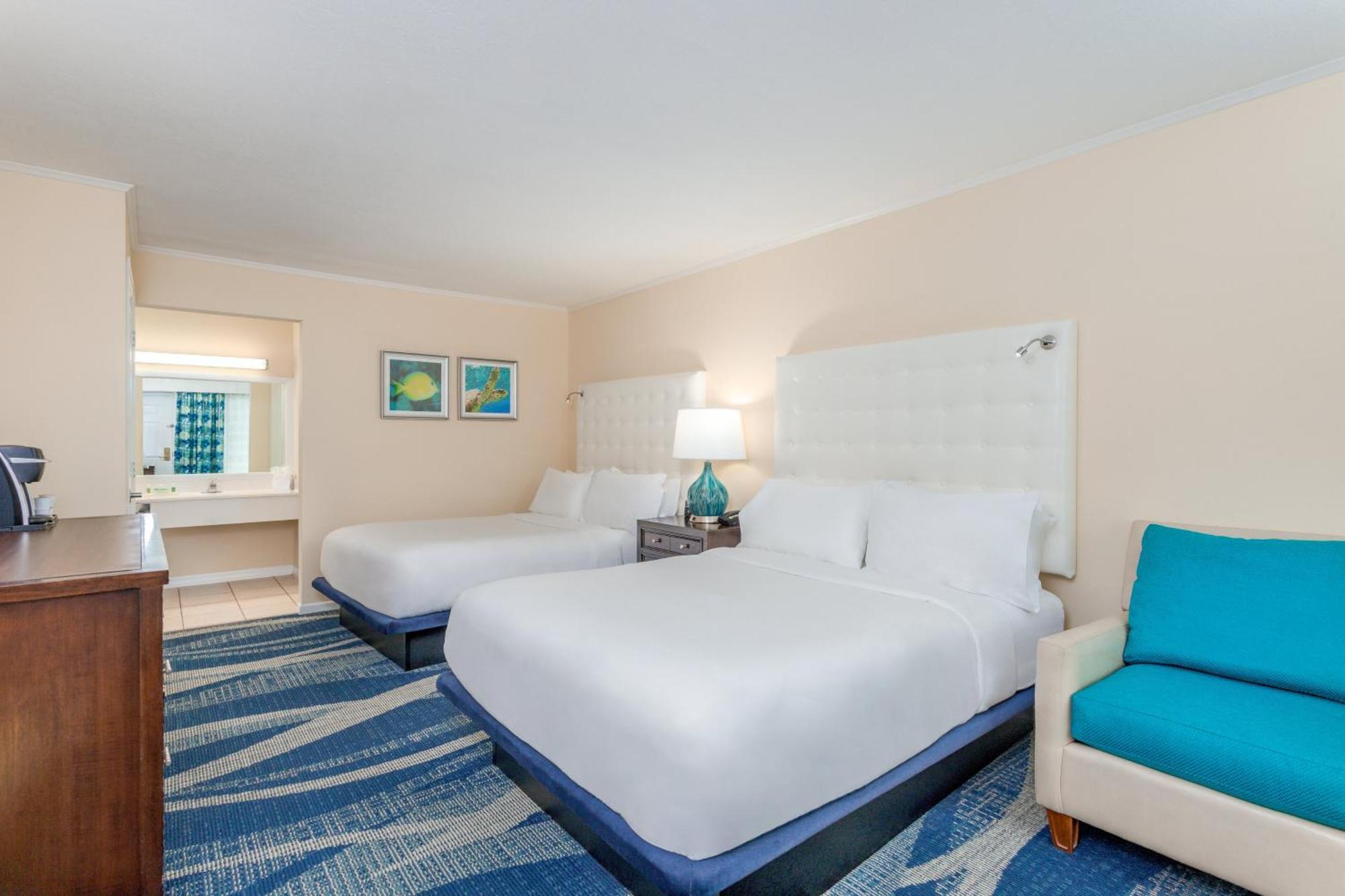 Queen Room with Two Queen Beds and Marina View