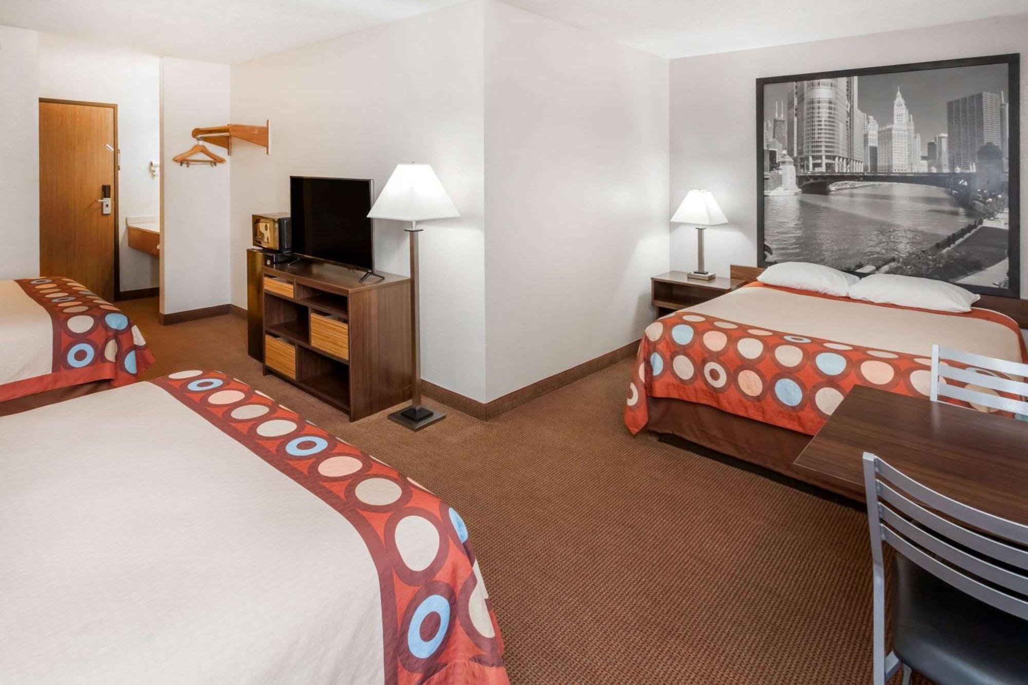 Queen Studio Suite Three Queen Beds Non-Smoking