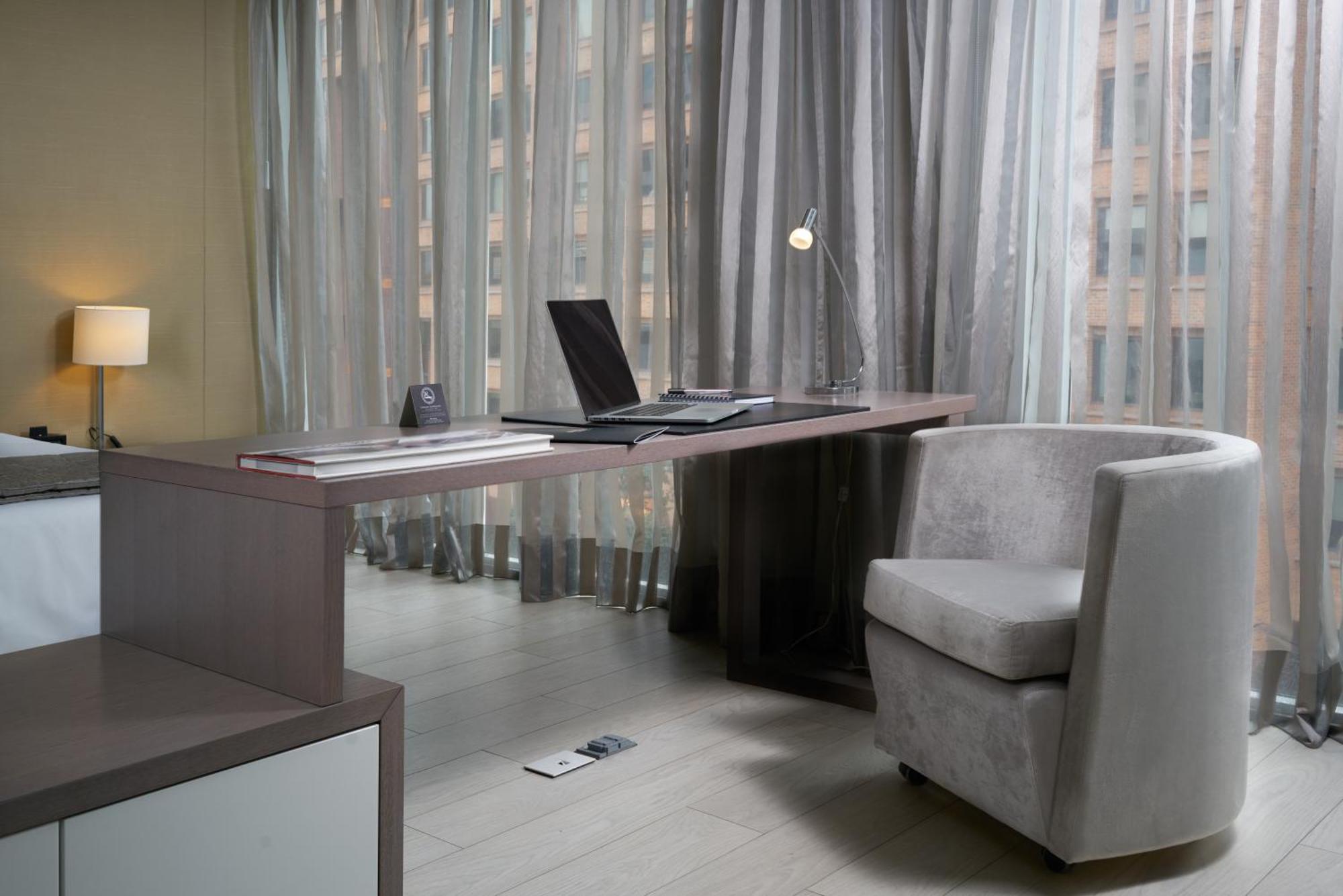 Deluxe Studio