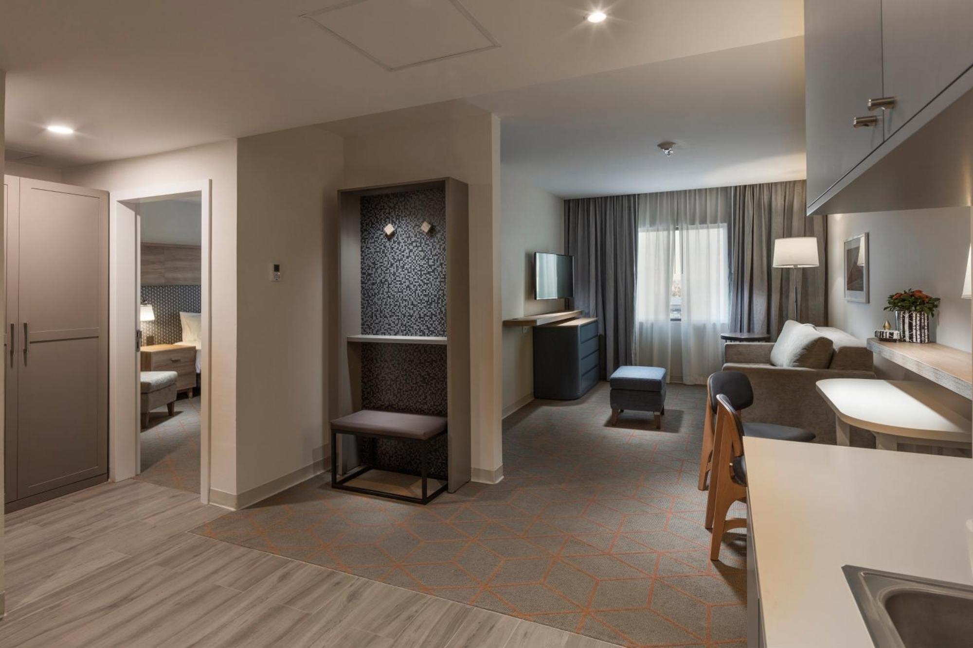 One-Bedroom Suite Two Queen Beds