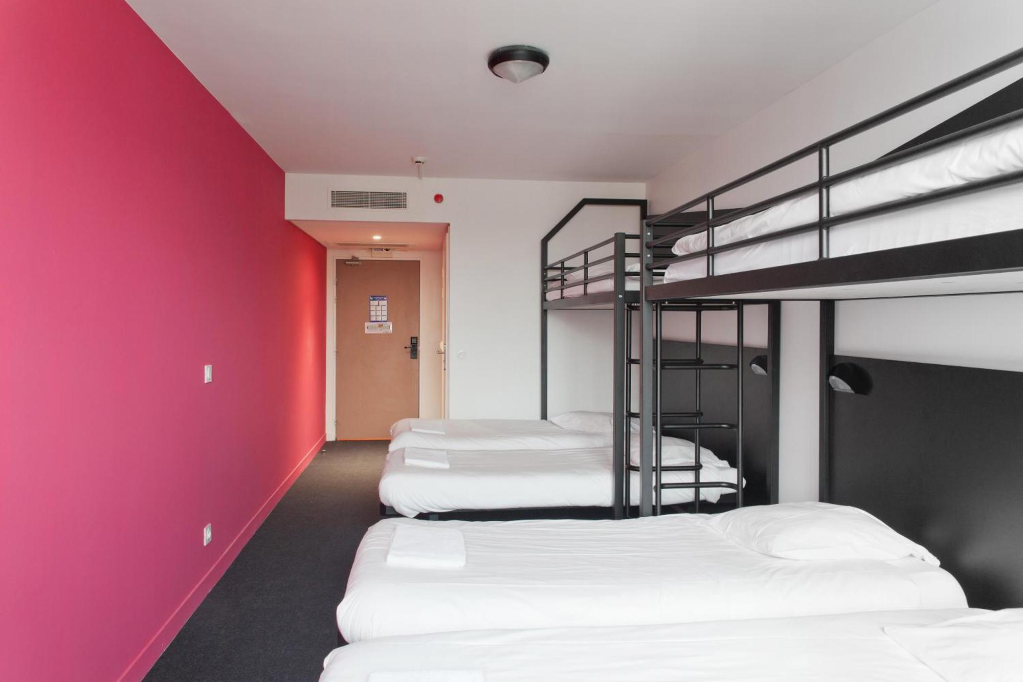 Single Bed Mixed Dormitory Room