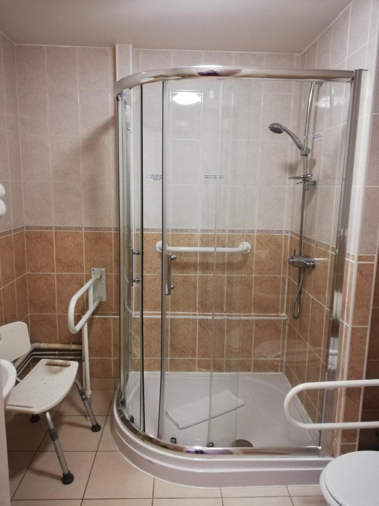 Twin Room Shower