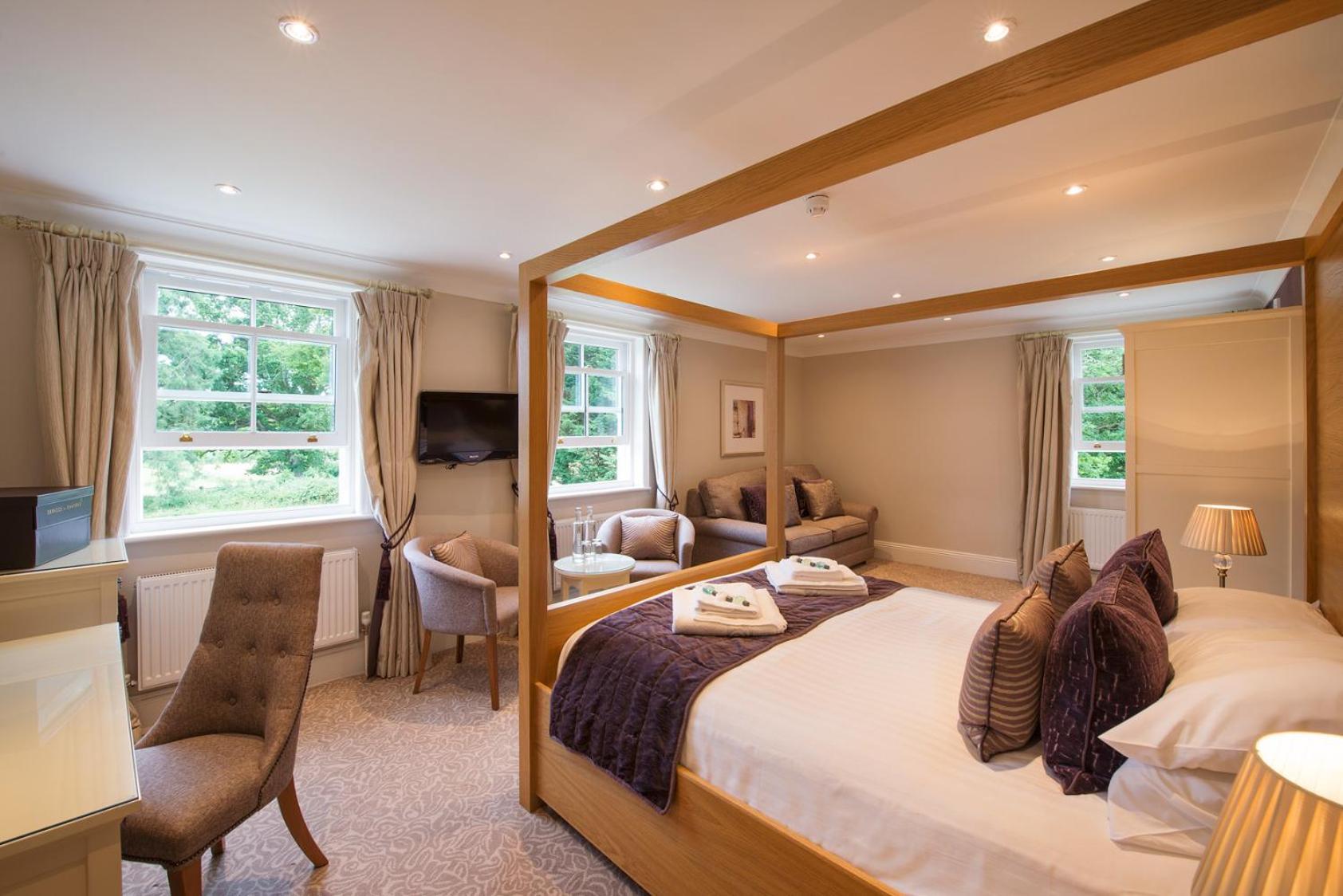 Comfy Deluxe Four Poster