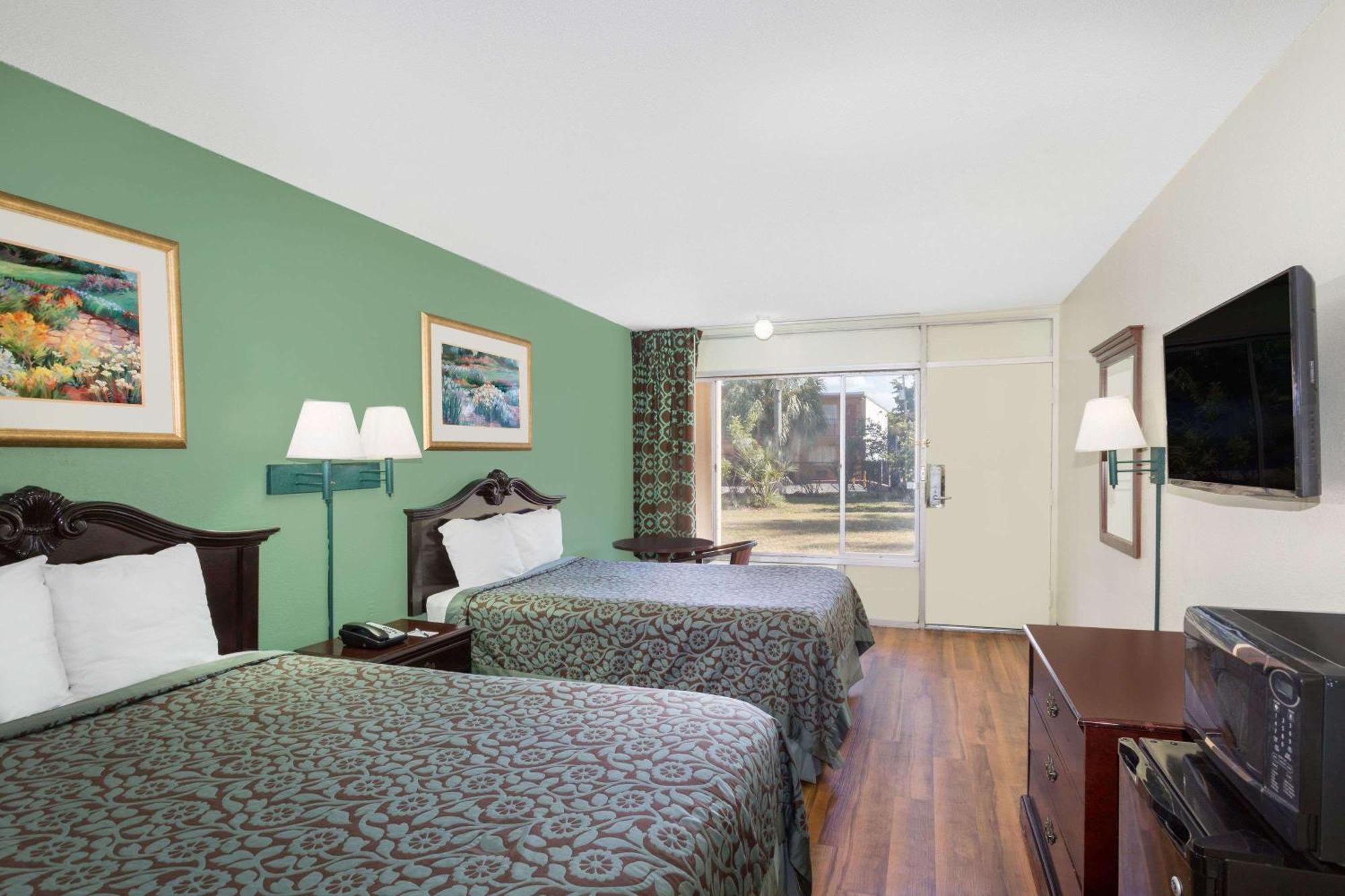 Double Room Two Double Beds Non-Smoking