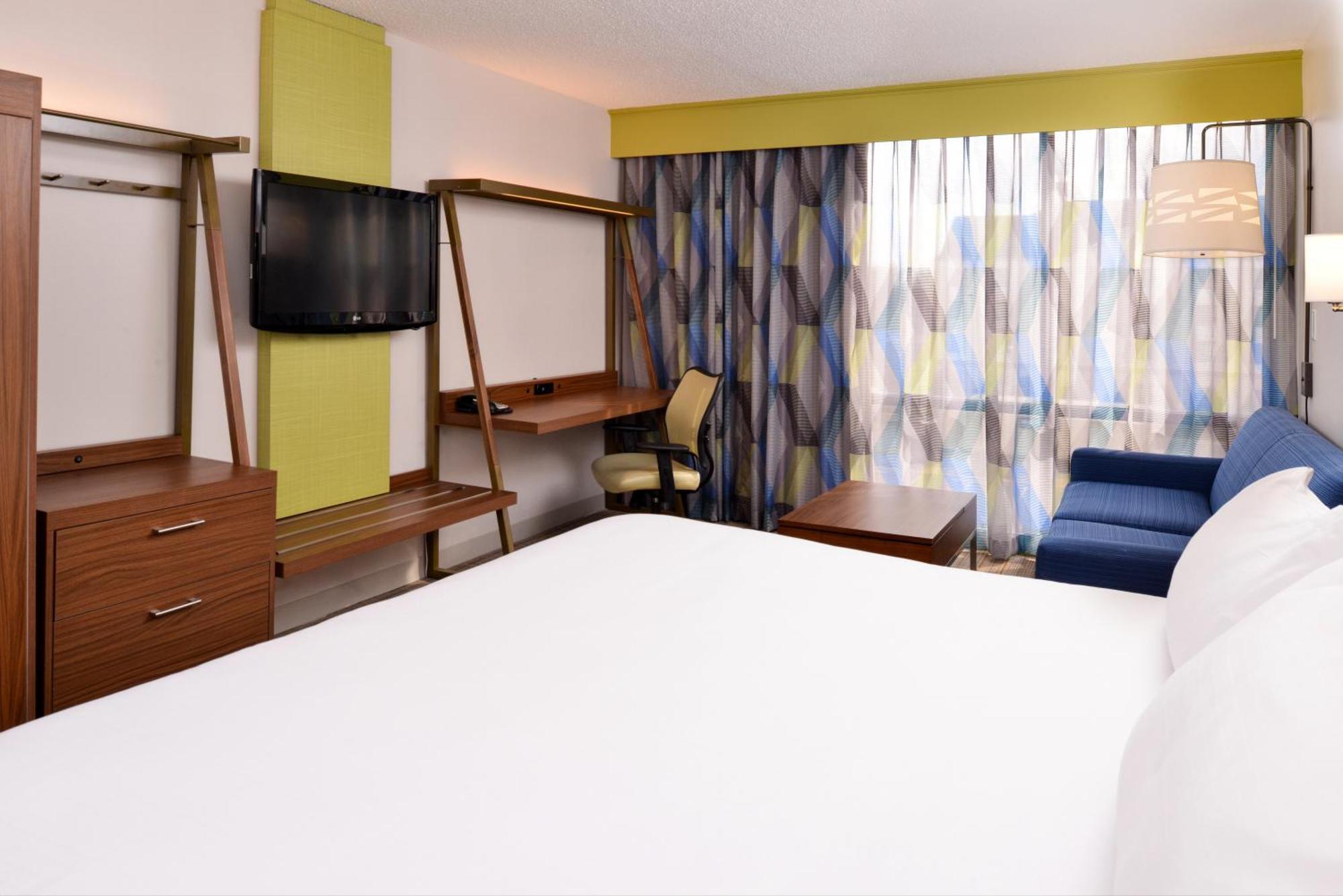 Standard King Room Sofa Bed