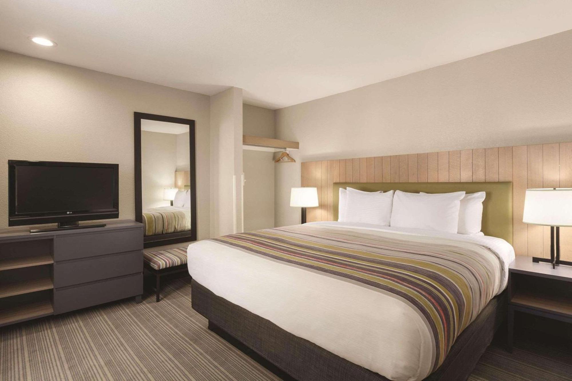 One-Bedroom King Suite Non-Smoking