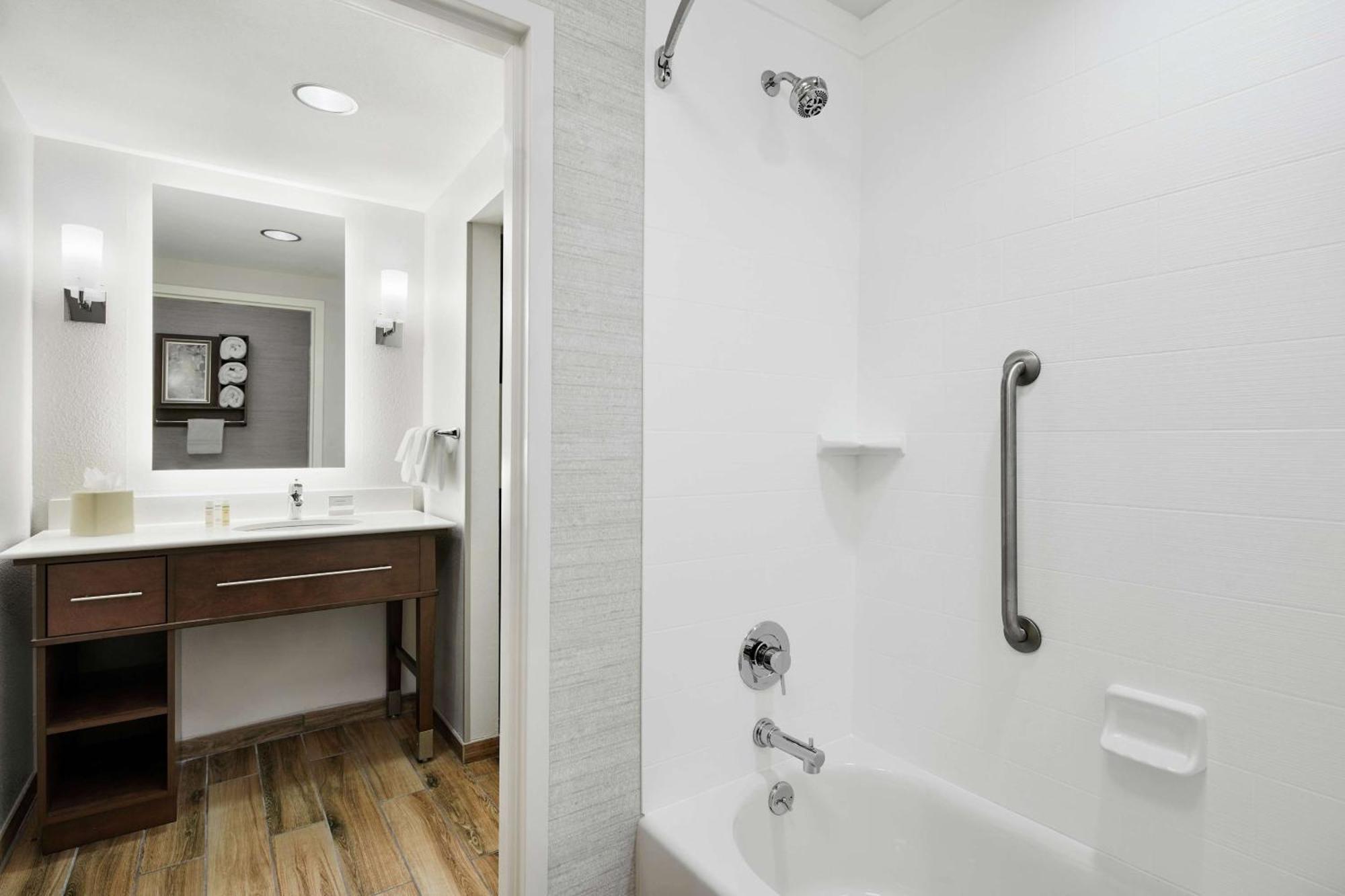 One-Bedroom King Suite Non-Smoking