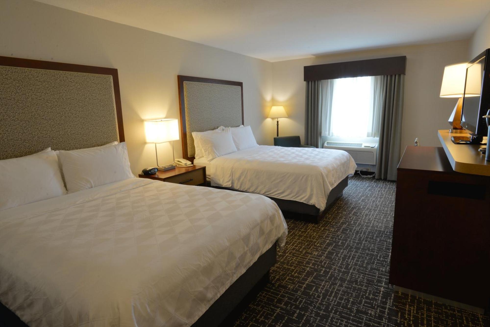 Standard Queen Room with Two Queen Beds
