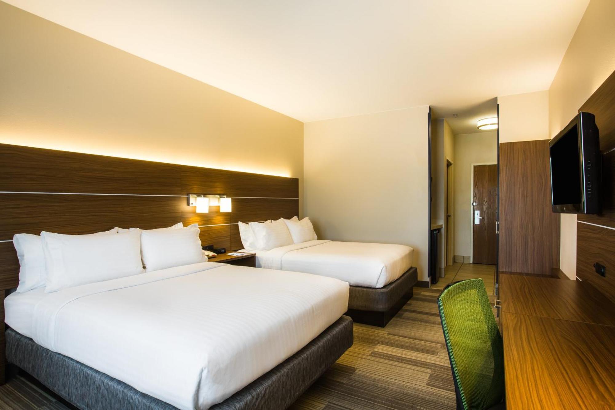 Standard Room Two Queen Beds