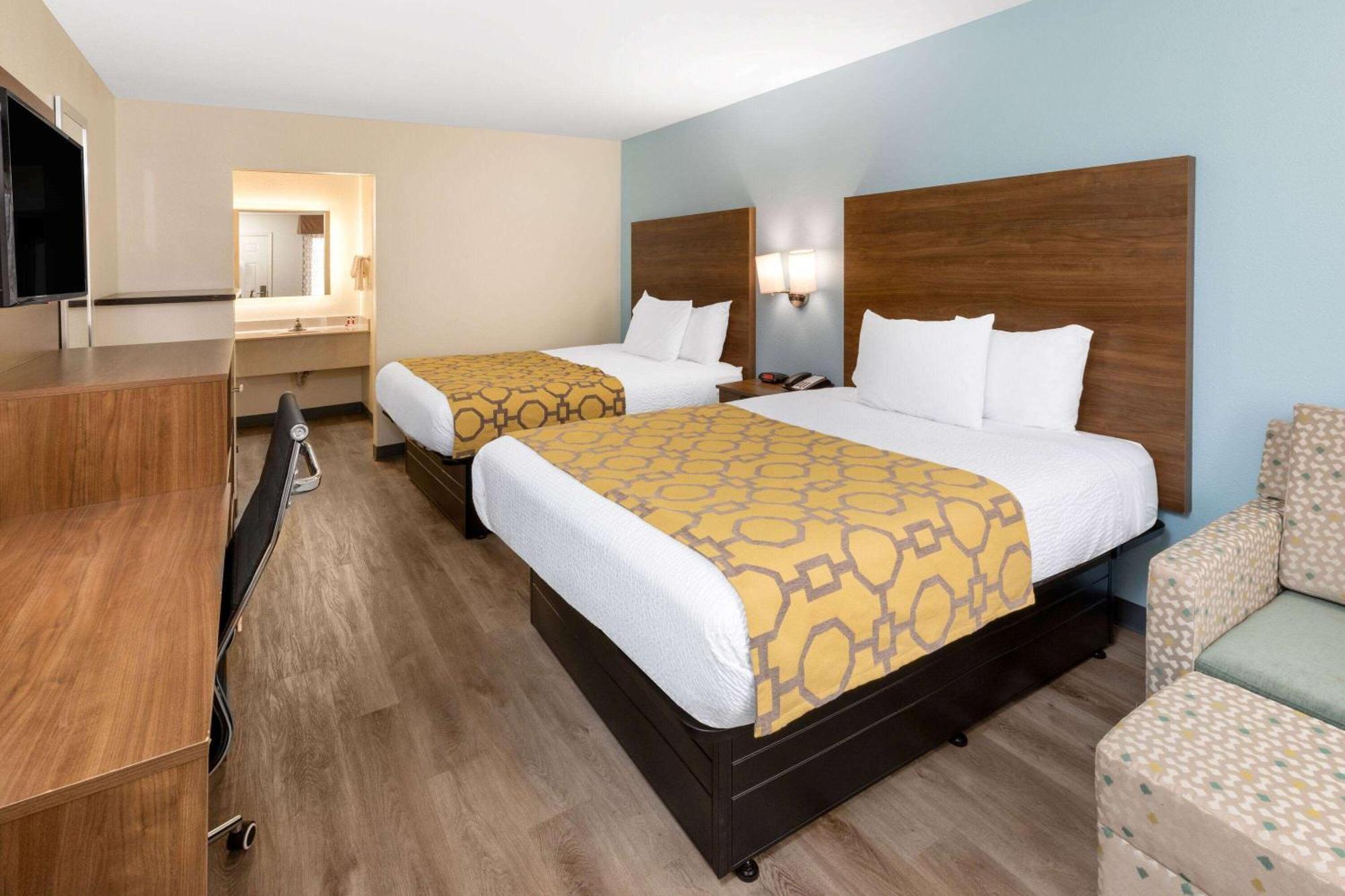 Queen Room Two Queen Beds Non-Smoking