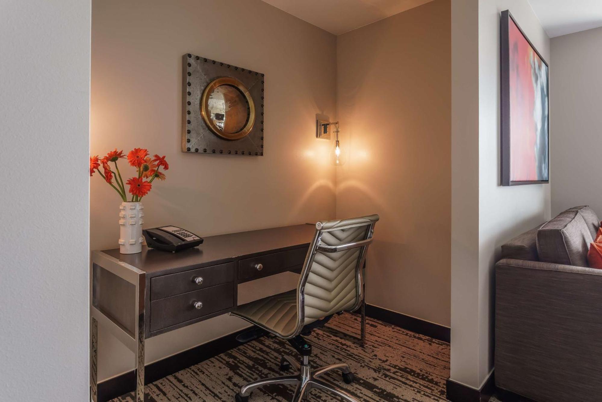 Deluxe King Room