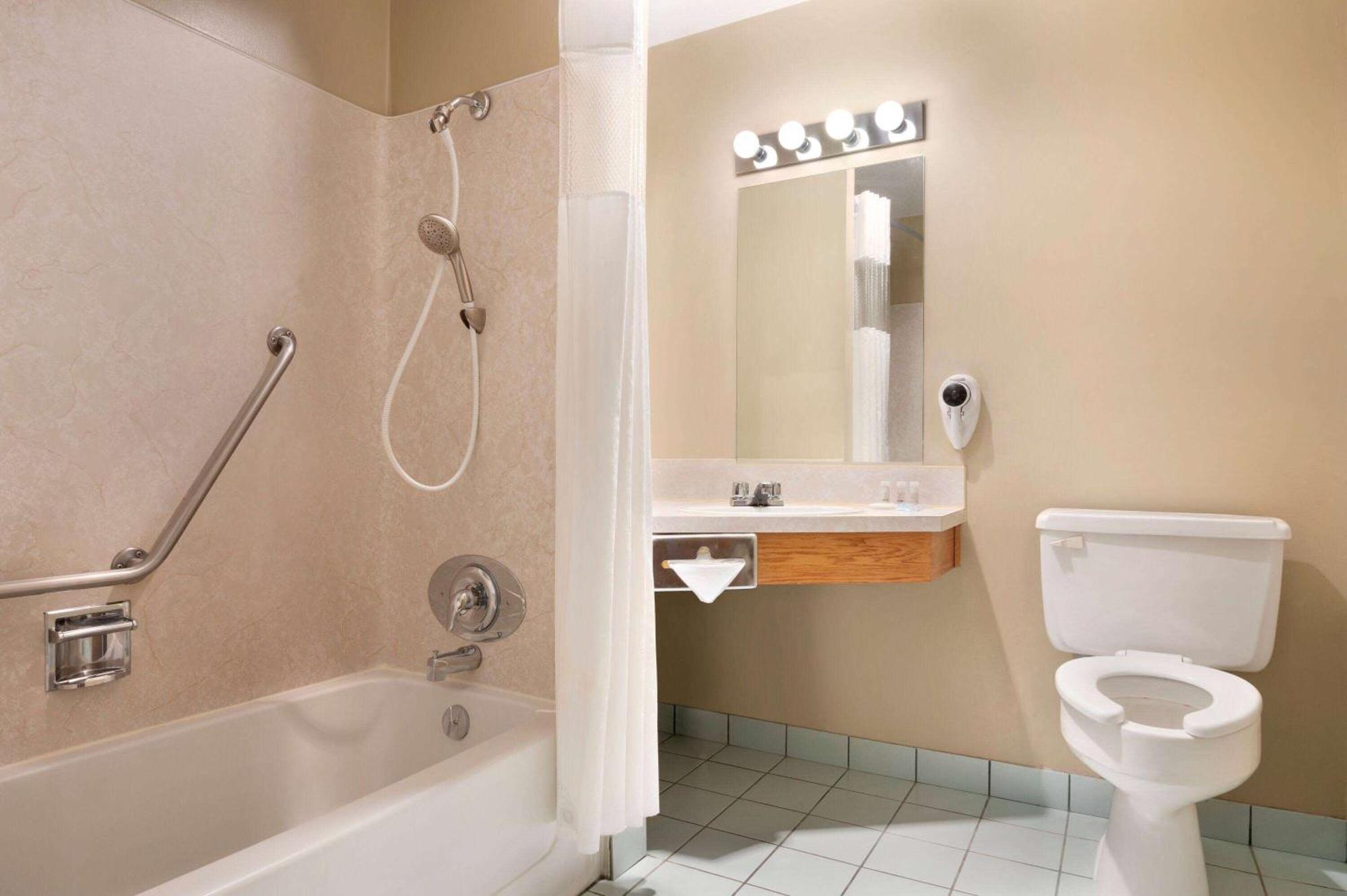 Queen Room Mobility Access or Non-Smoking