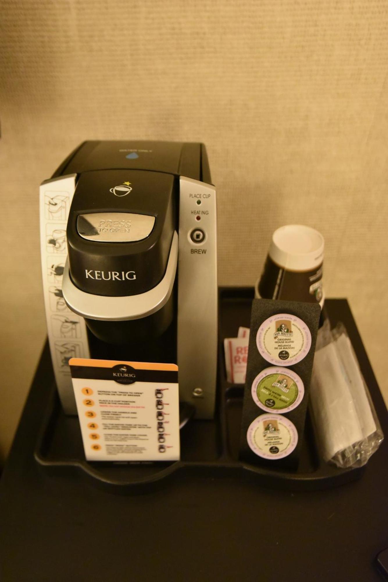 Deluxe Queen Room Non-Smoking