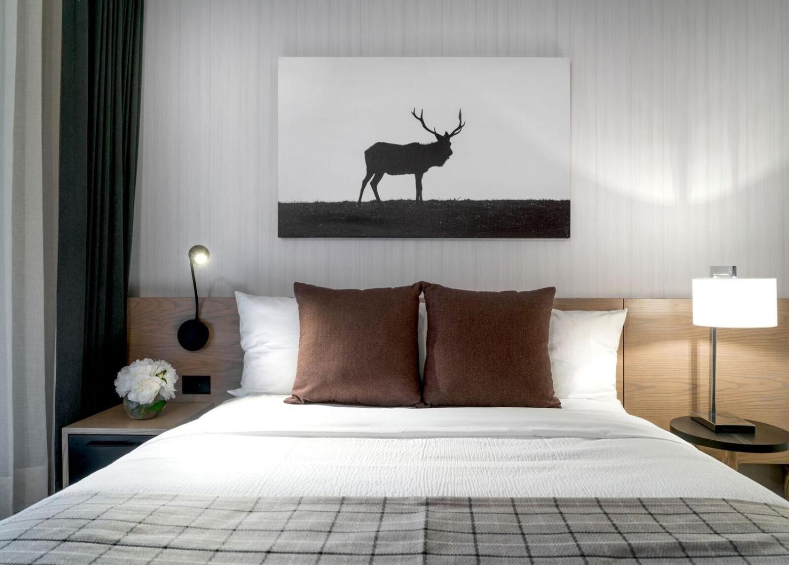 Summit Deluxe Room Two Queen Beds
