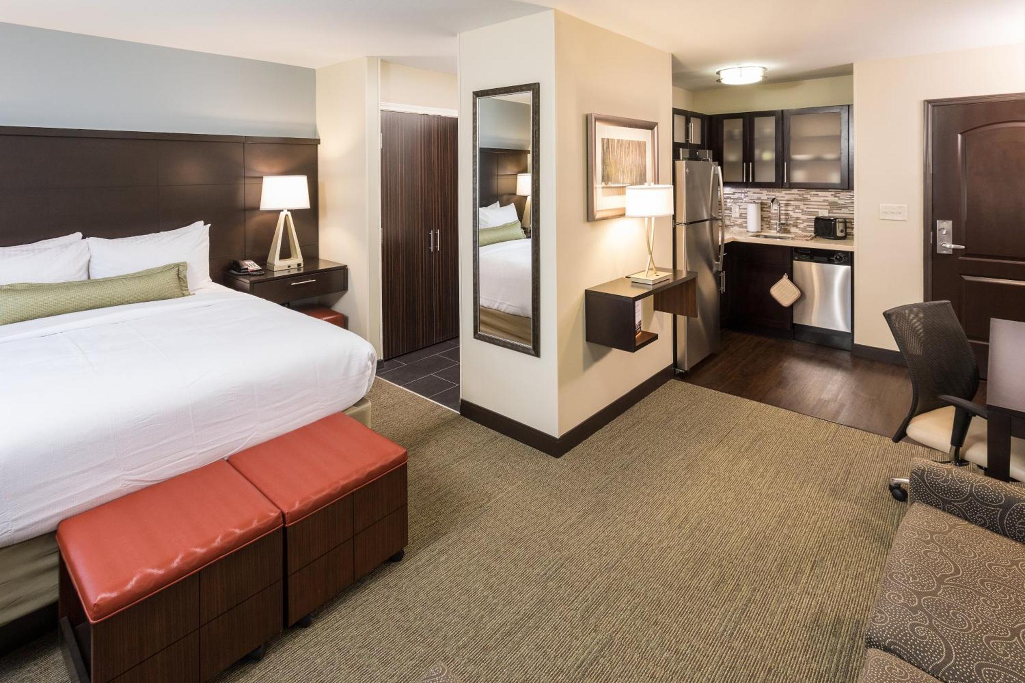 Queen Studio Suite