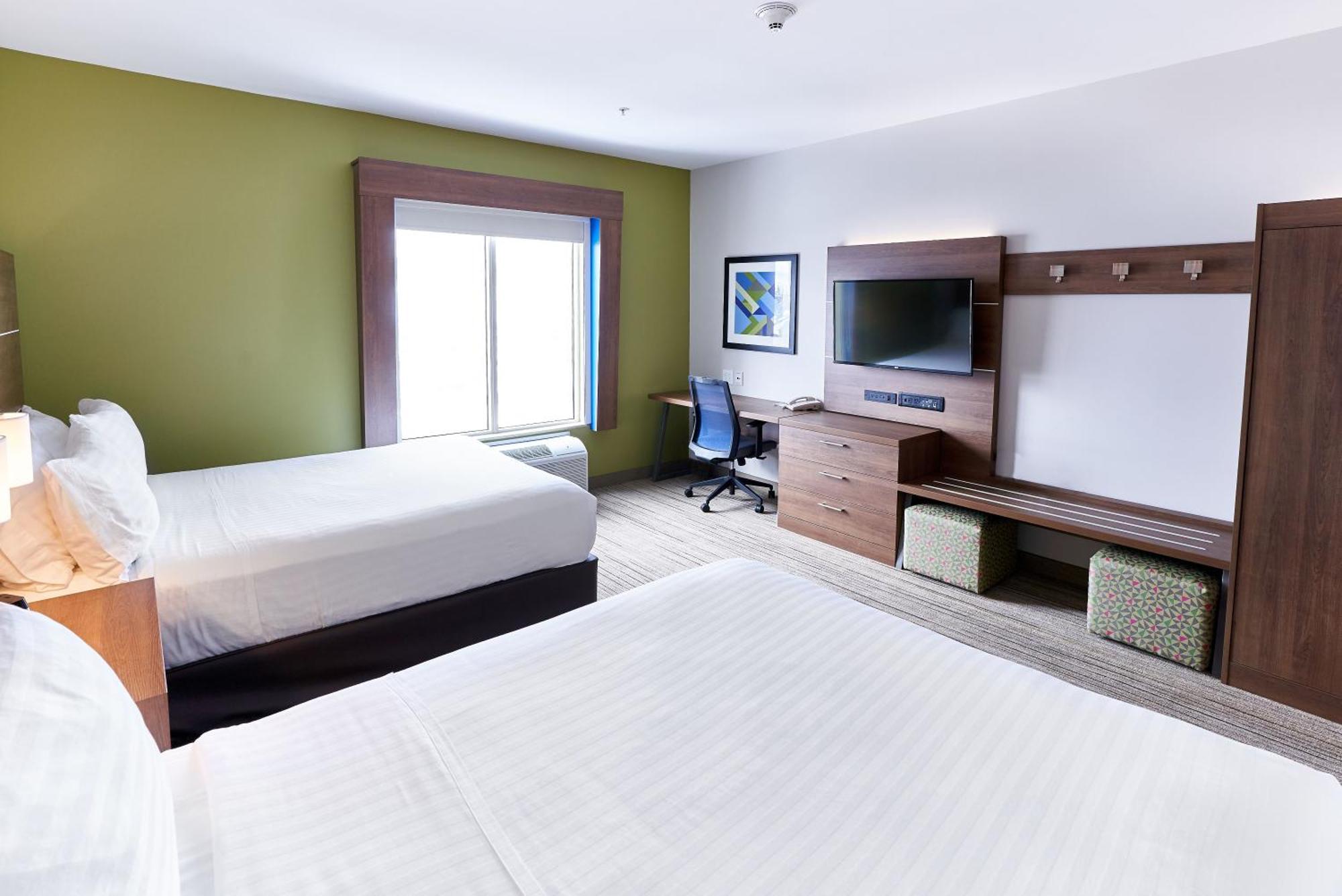 Queen Room Two Queen Beds Disability Access or Non-Smoking