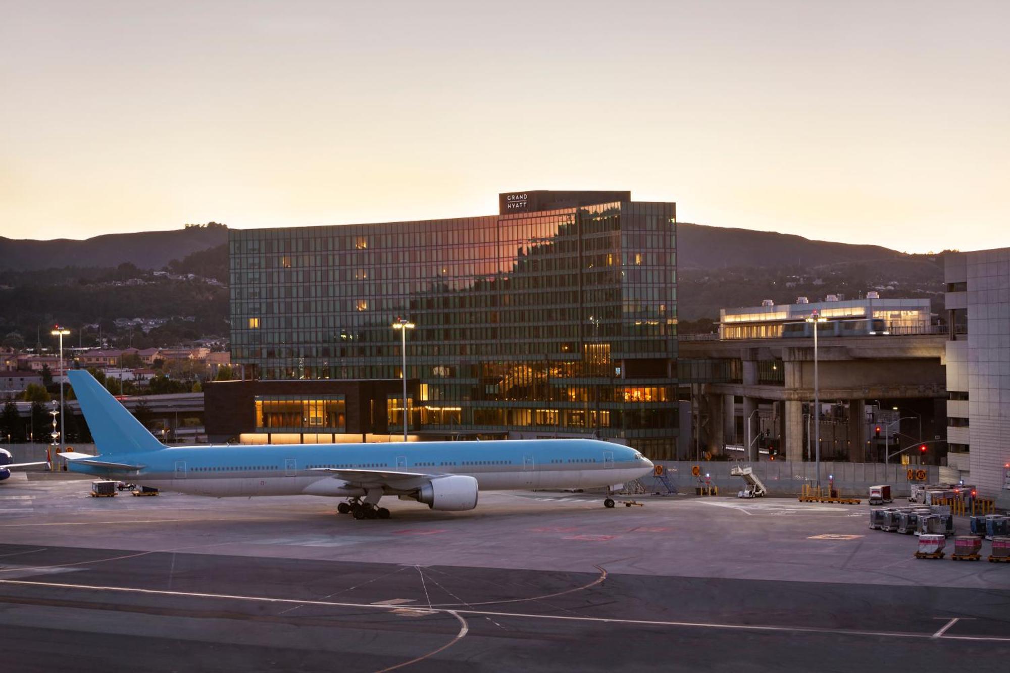 King Room Runway View