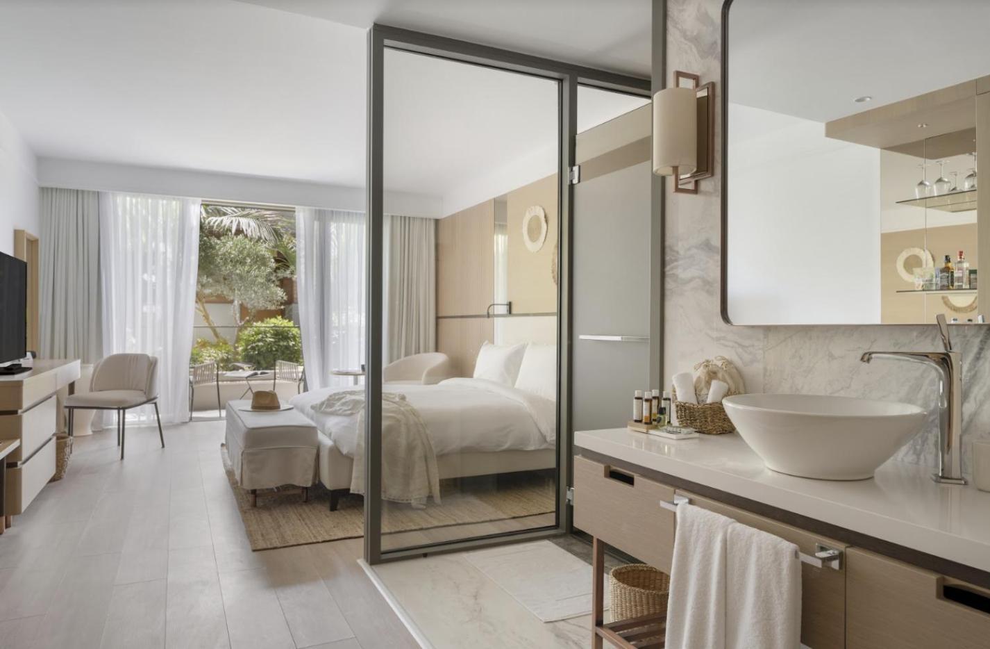 Deluxe Garden View Room
