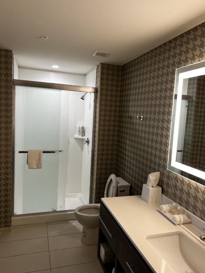 One-Bedroom Queen Suite Two Queen Beds Non-Smoking