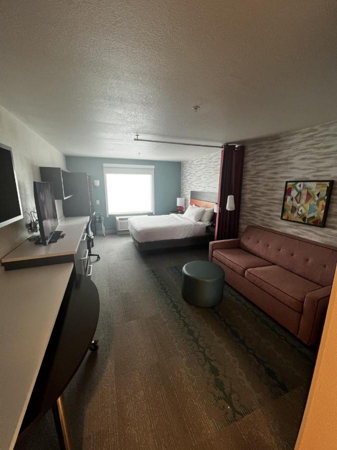 Queen Studio Suite