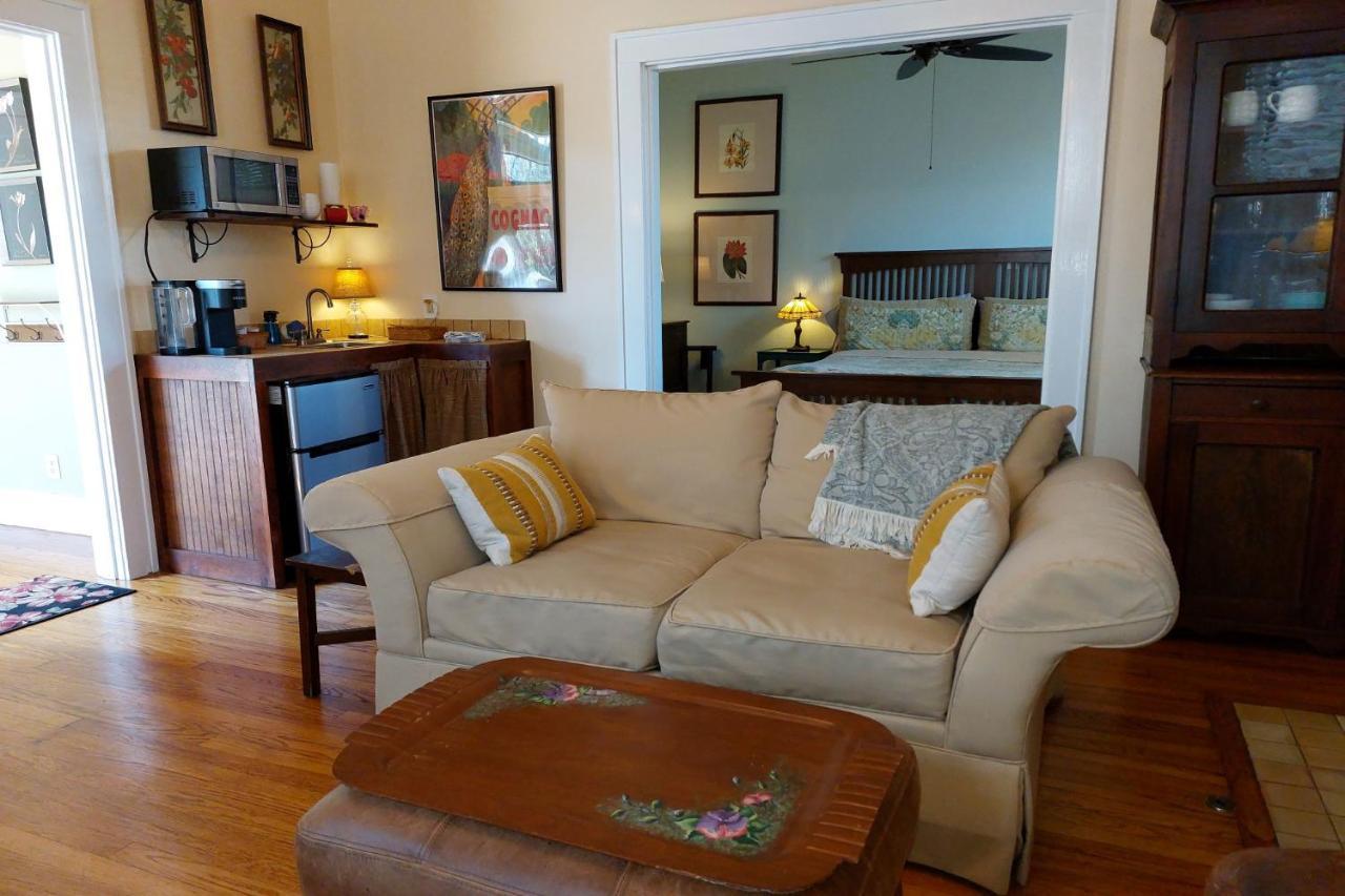 Deluxe Bungalow
