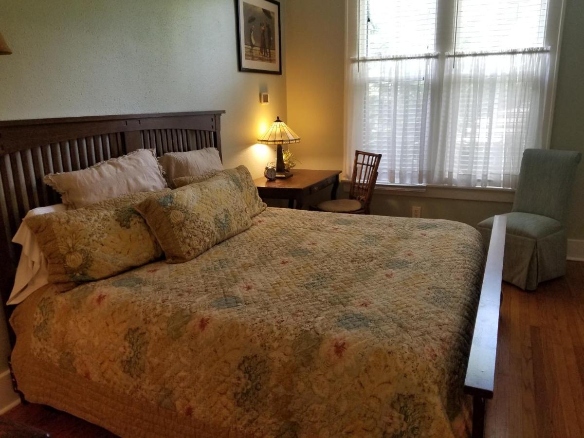 Deluxe Bungalow