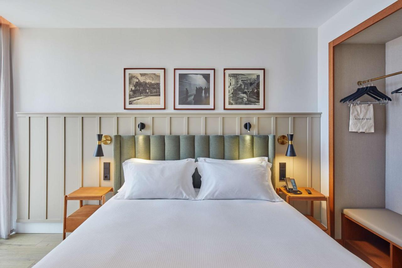 Deluxe King Room Balcony