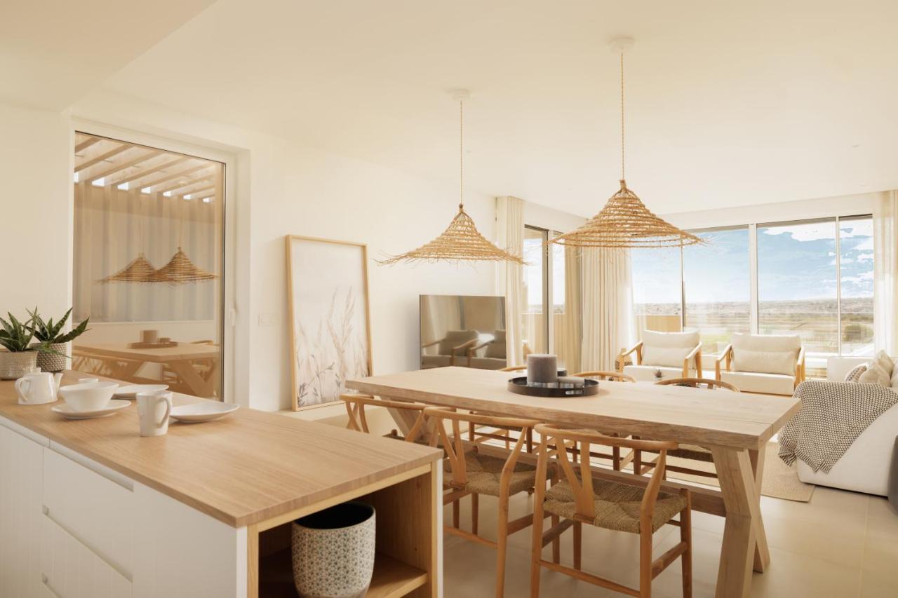 Three-Bedroom Apartment,1466304797:JPEG