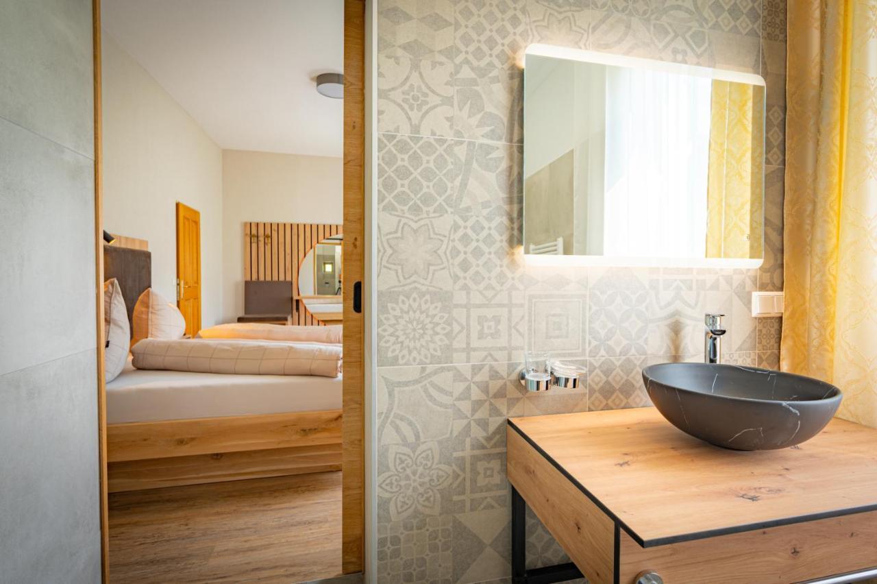 Comfort Dreibettzimmer mit Dusche