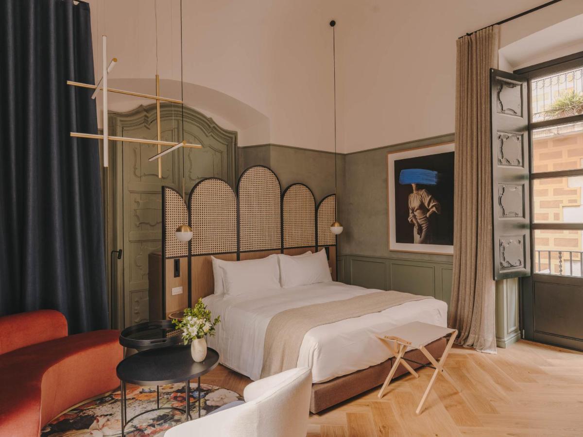 Deluxe Double or Twin Room City View