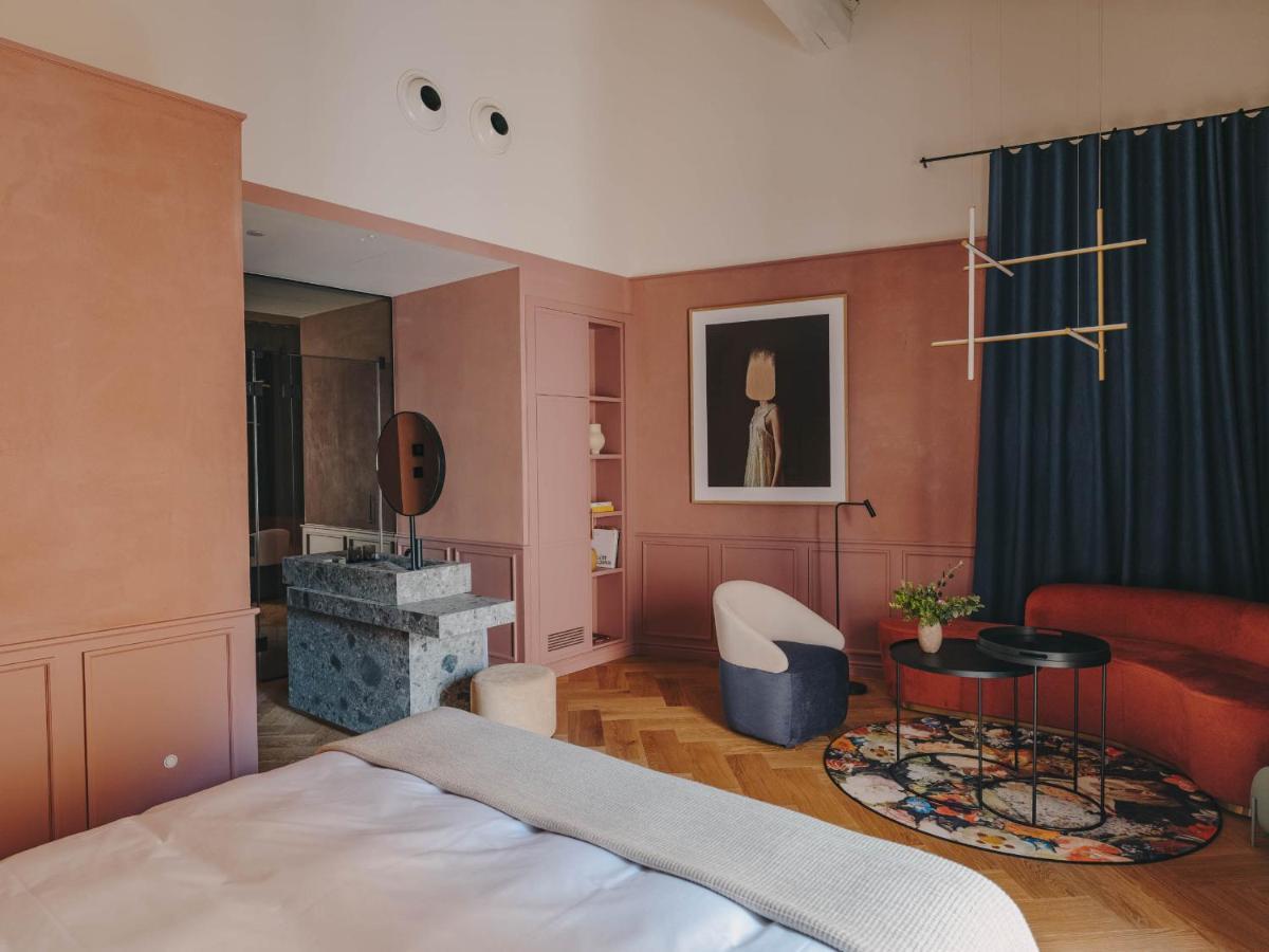 Deluxe Double or Twin Room City View
