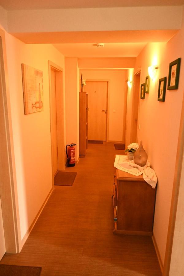 Einzelzimmer mit Gemeinschaftsdusche und -WC