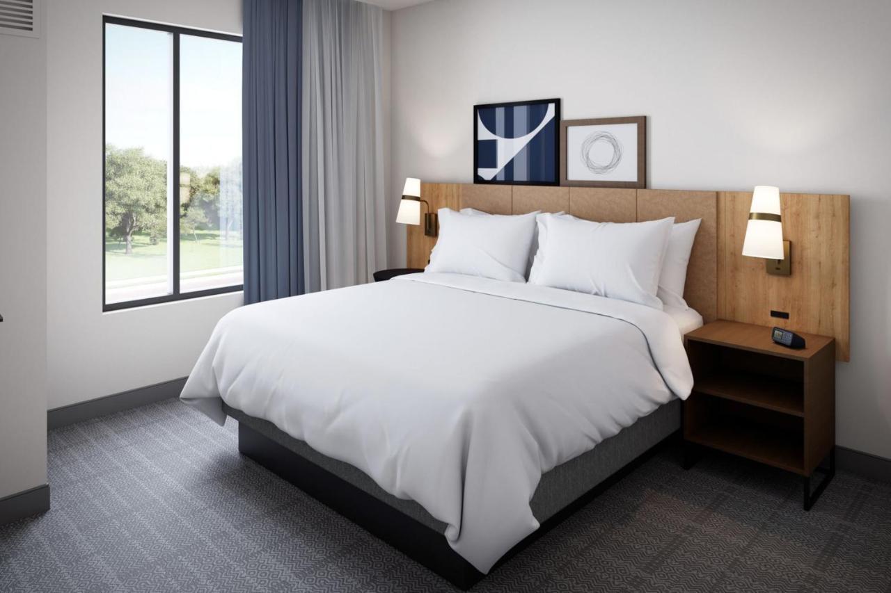 One-Bedroom King Suite,1467437240:JPEG