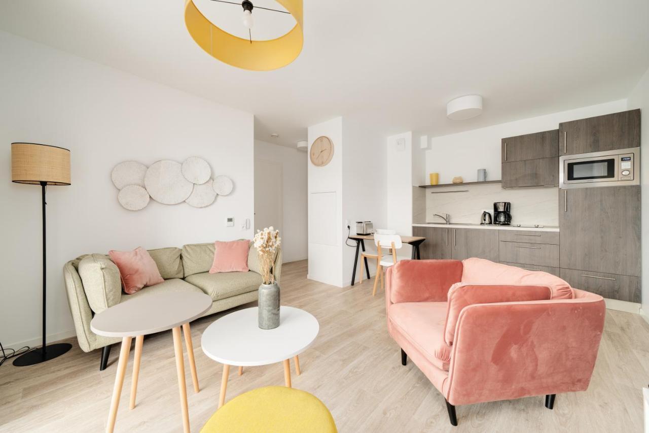 One-Bedroom Apartment,1469322779:JPEG