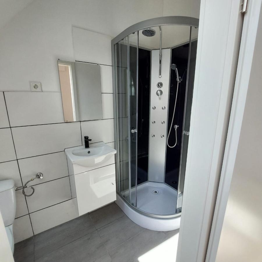 Einzelzimmer mit eigenem Bad