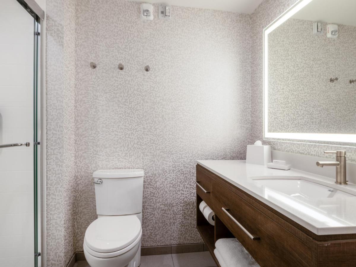 King Studio Suite