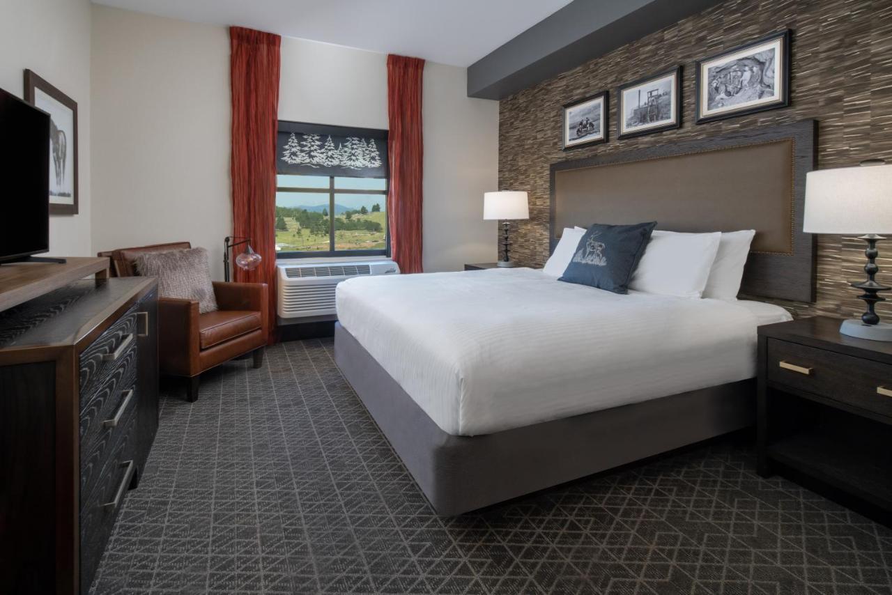 Deluxe King Room