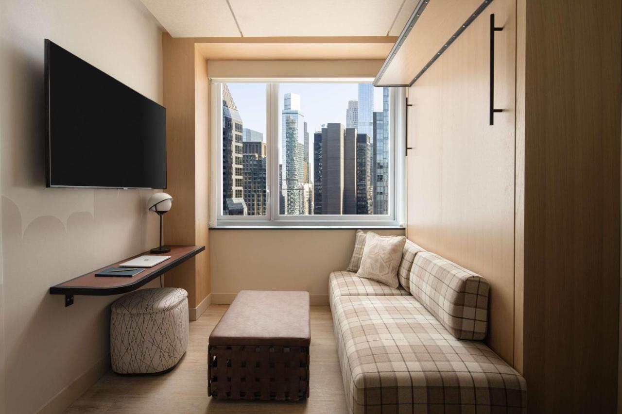 Queen Room City View Wall Bed