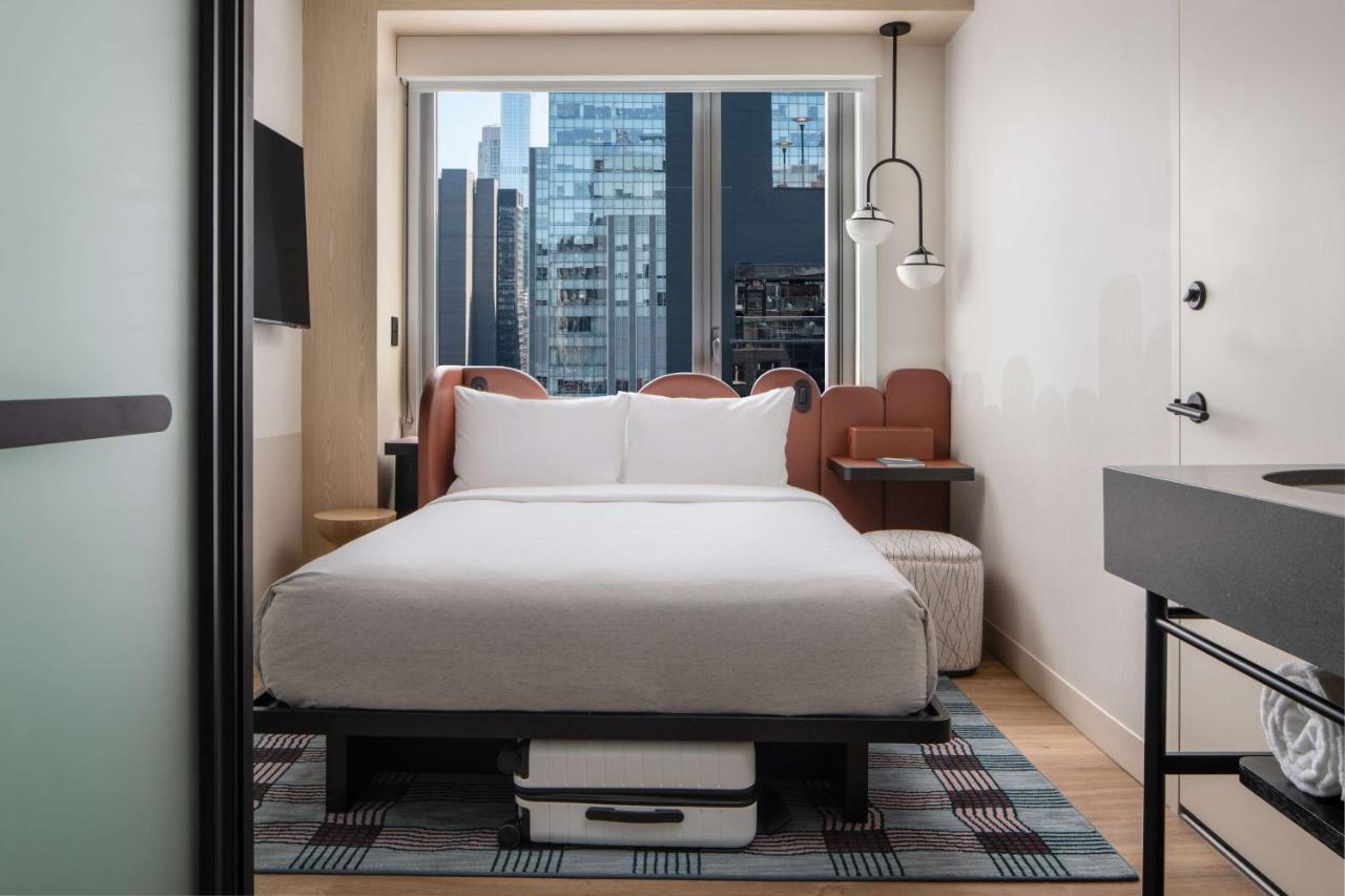 Compact Queen Room City View