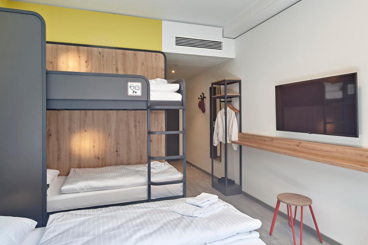 Bed 4-Bed Mixed Dormitory Room