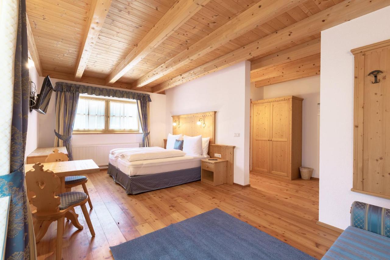 Superior Double or Twin Room Mountain View