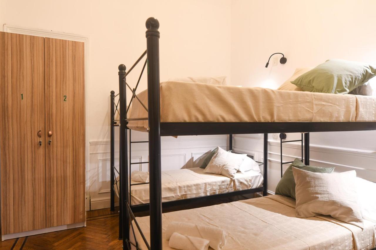 Single Bed 6-Bed Dormitory Room