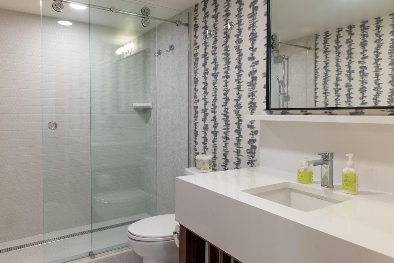 Superior King Suite