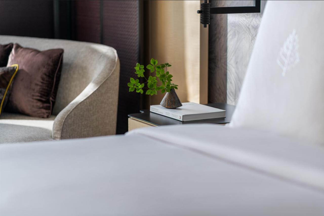 Deluxe Garden View Room King