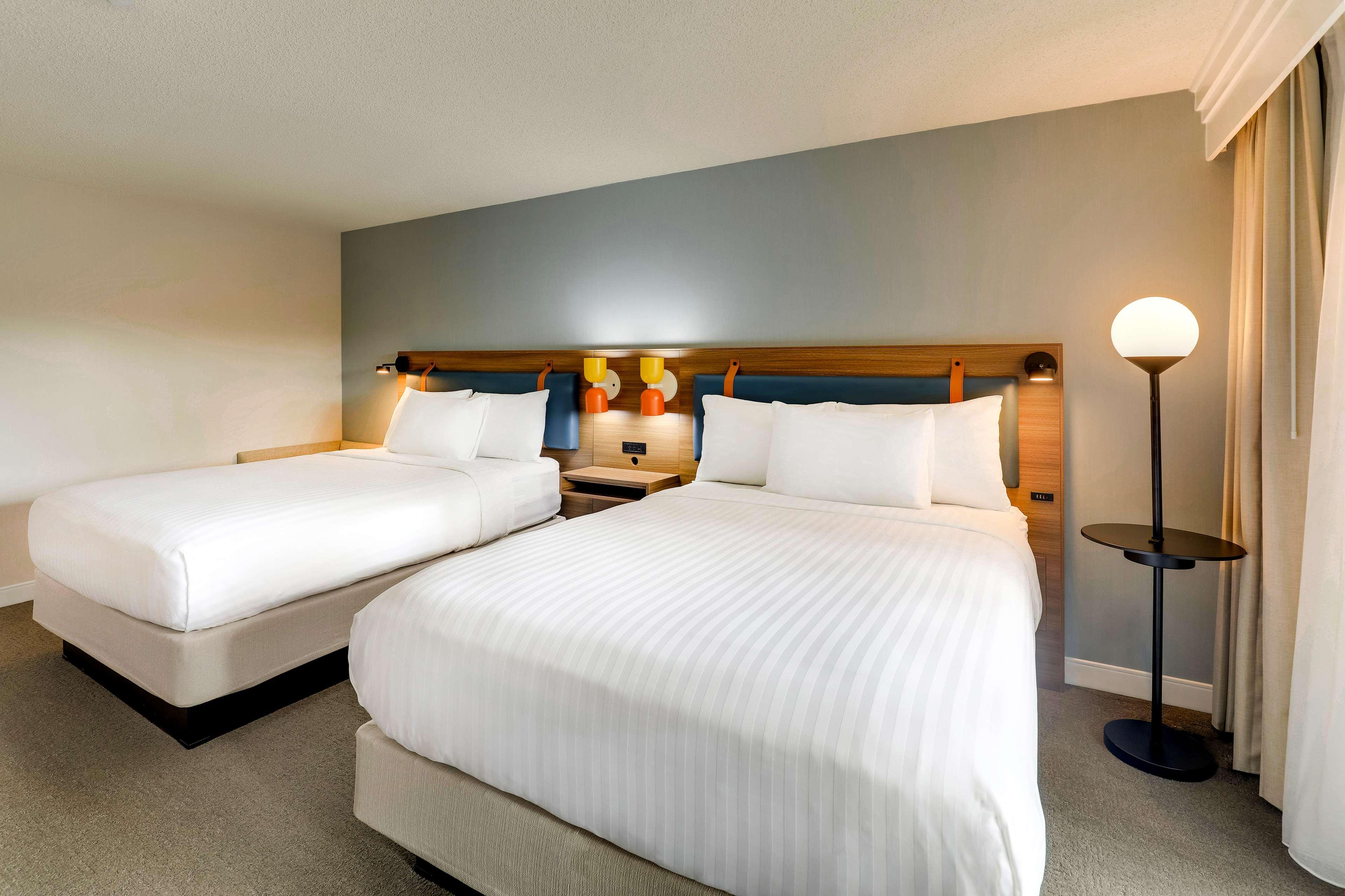 Water View Guestroom Two Queens