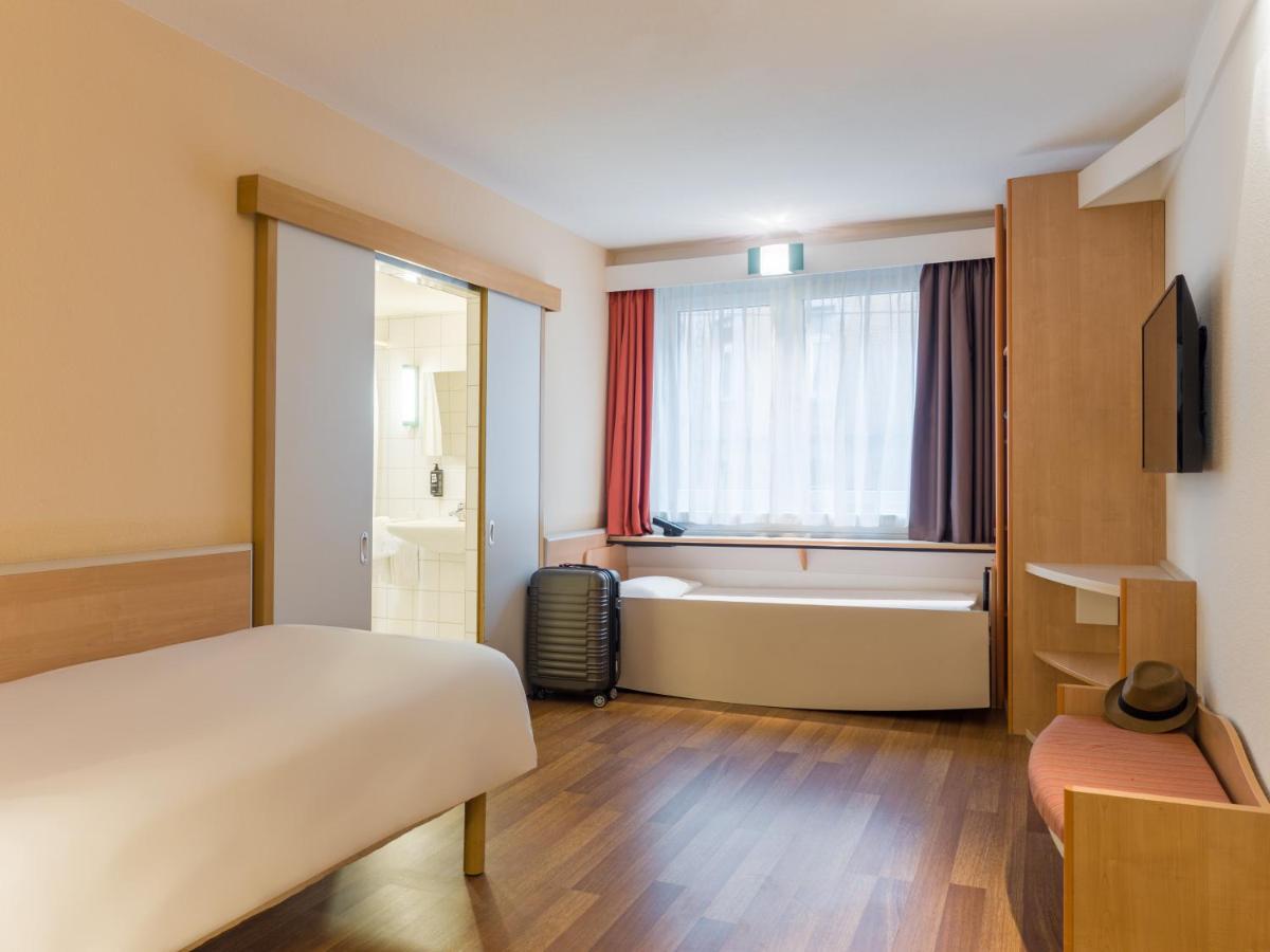 Standard Twin Room Accessible