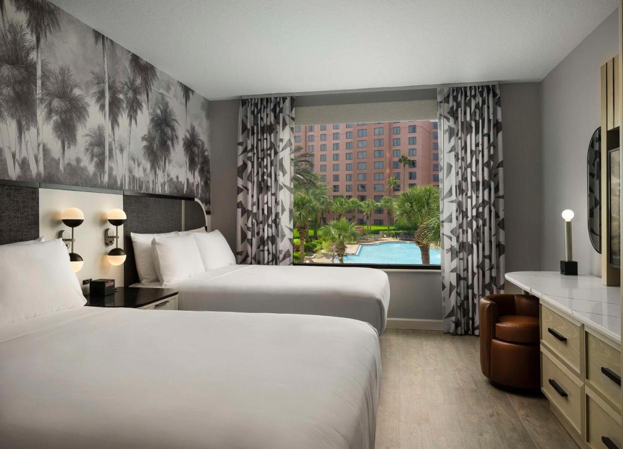 Queen Suite Pool View