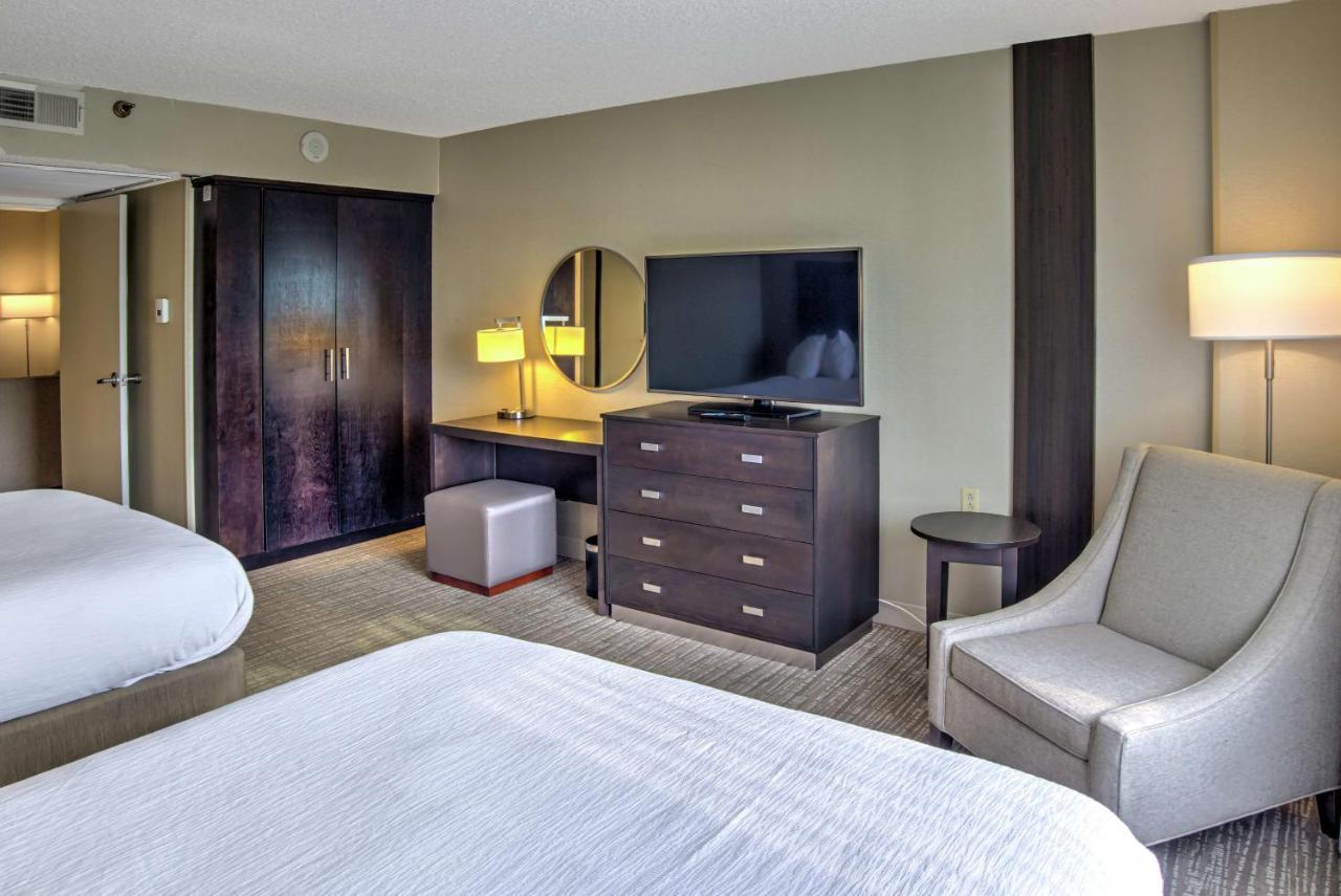 Two-Room Queen Suite with Two Queen Beds